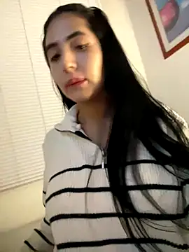 Snapshot of oh_nina chatting on 10/03/25, 11:24 oh nina online show from 10/03/25, 11:24