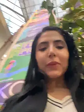 Snapshot of oh_nina chatting on 10/04/25, 10:41 oh nina online show from 10/04/25, 10:41