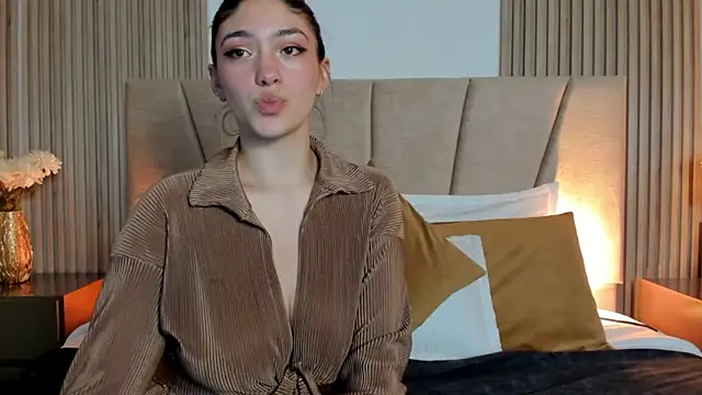 Victoria Beaumont online show from 11/06/25, 11:33