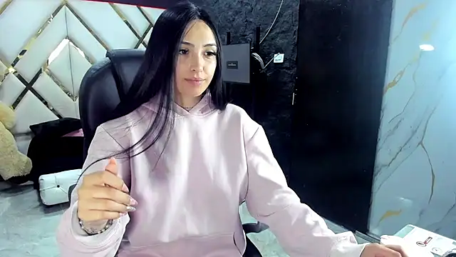 Issabela Mackey  online show from 11/27/25, 04:36