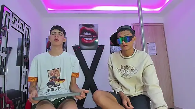 TWINKS FRIENDS online show from 10/05/25, 07:17