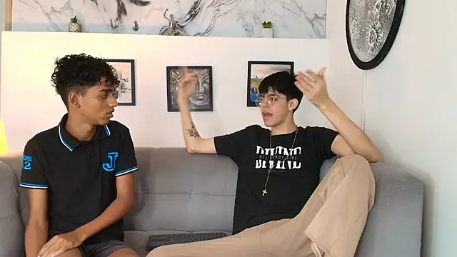 TWINKS FRIENDS online show from 04/18/26, 01:37