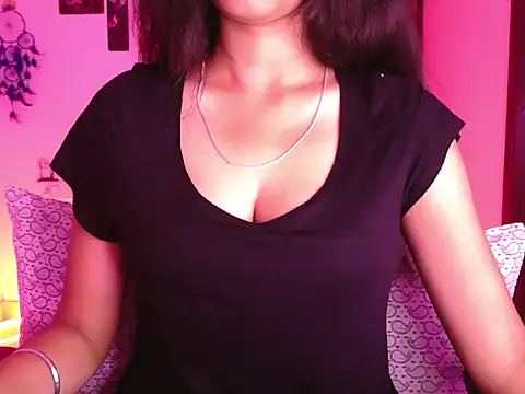 Snapshot of Samikshaa chatting on 10/13/25, 02:17 Samikshaa online show from 10/13/25, 02:17