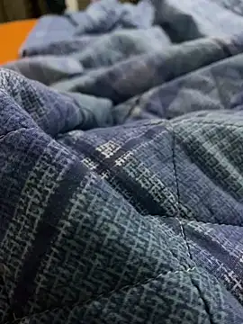 Snapshot of girlslvrs chatting on 01/14/26, 07:08 girlslvrs online show from 01/14/26, 07:08