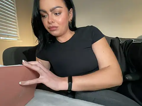 FrancescaXO online show from 04/21/26, 06:55