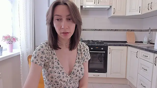 GoodGlamorGirl online show from 04/15/26, 04:08