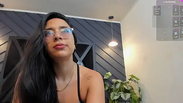 Snapshot of zoe_martins_ chatting on 09/29/25, 05:18 zoe martins online show from 09/29/25, 05:18
