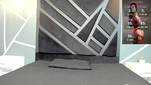 zoe martins  online show from 11/05/25, 07:25