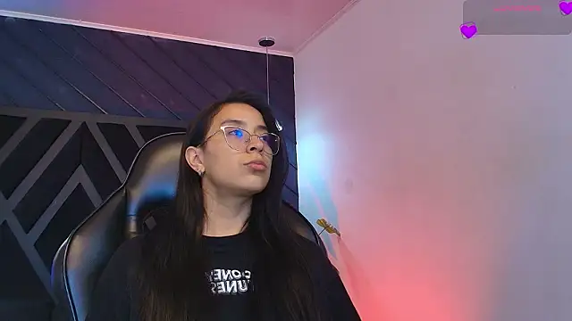 zoe martins  online show from 03/05/26, 05:20