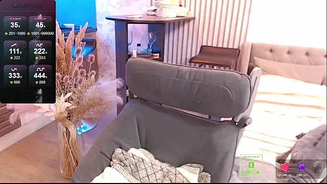Snapshot of FreeBerryMILF chatting on 04/14/26, 08:37 FreeBerryMILF online show from 04/14/26, 08:37