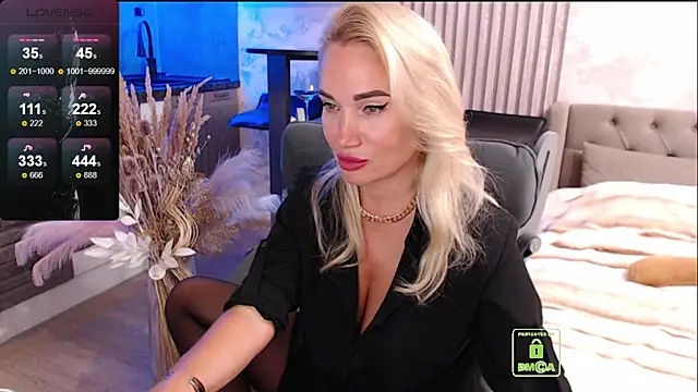 Snapshot of FreeBerryMILF chatting on 06/06/26, 06:56 FreeBerryMILF online show from 06/06/26, 06:56