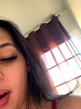 jujuarantes  2025 online show from 11/21/25, 04:38