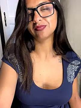 chicachocolate01 online show from 09/11/25, 07:52