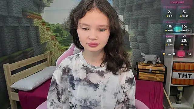 EmilyChaves online show from 10/15/25, 05:13