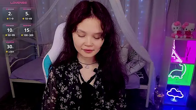 Snapshot of EmilyChaves chatting on 04/27/26, 06:44 EmilyChaves online show from 04/27/26, 06:44