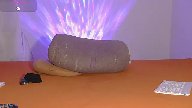 MrsNehir online show from 11/12/25, 08:30