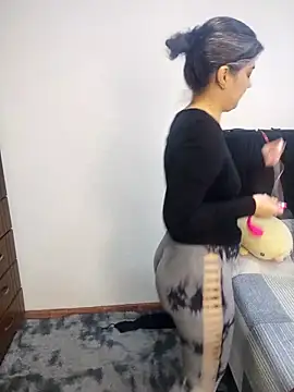 queemking online show from 02/19/26, 07:21