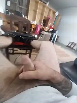 Snapshot of casal_louco_69-_- chatting on 12/18/25, 10:54 casal louco 69- - online show from 12/18/25, 10:54