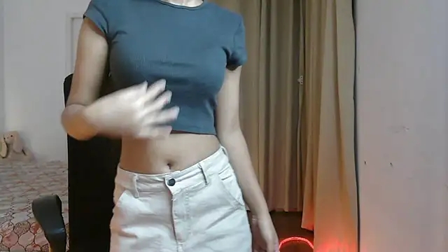 Snapshot of Mini_Meera chatting on 07/17/26, 04:45 Mini Meera online show from 07/17/26, 04:45