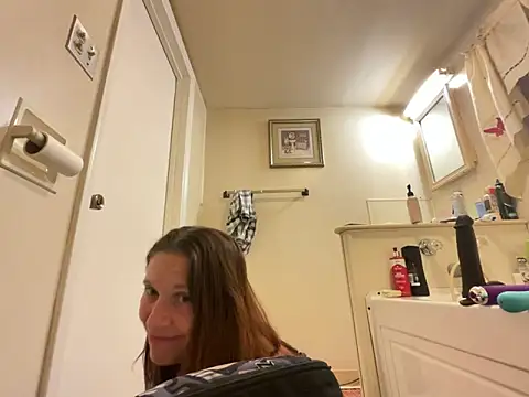 YoMomma-xoxo13 online show from 12/23/25, 12:30