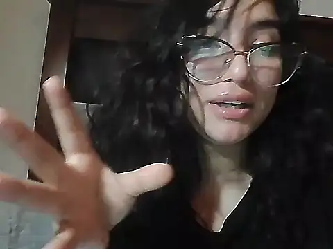 Snapshot of creepyh0e_ chatting on 06/11/26, 02:53 creepyh0e online show from 06/11/26, 02:53