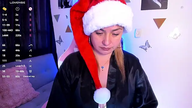 luciamature  online show from 12/16/25, 08:58