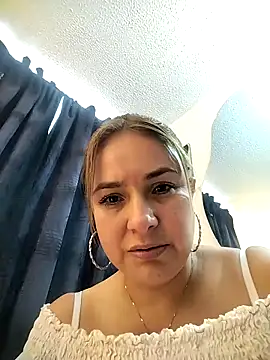 luciamature  online show from 02/05/26, 09:41