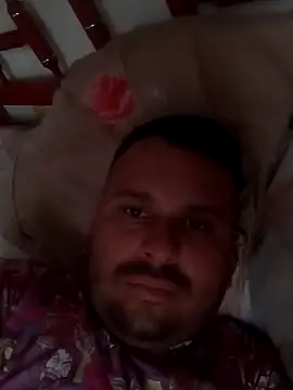 Snapshot of Andrade-1 chatting on 11/05/25, 05:46 Andrade-1 online show from 11/05/25, 05:46