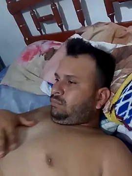 Snapshot of Andrade-1 chatting on 11/13/25, 01:26 Andrade-1 online show from 11/13/25, 01:26