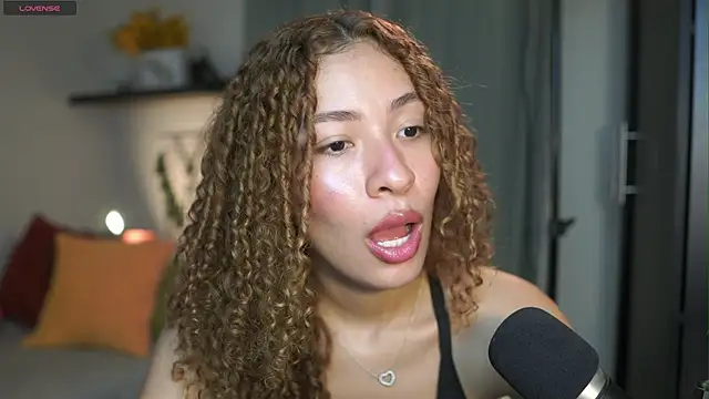 isabella-garcia- online show from 09/11/25, 12:11