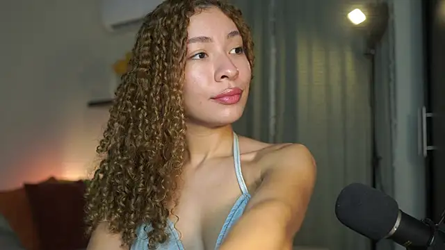 isabella-garcia- online show from 09/16/25, 12:50