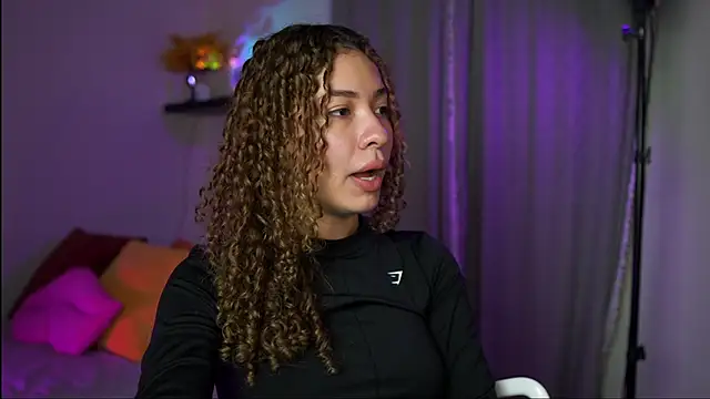 isabella-garcia- online show from 10/29/25, 09:38