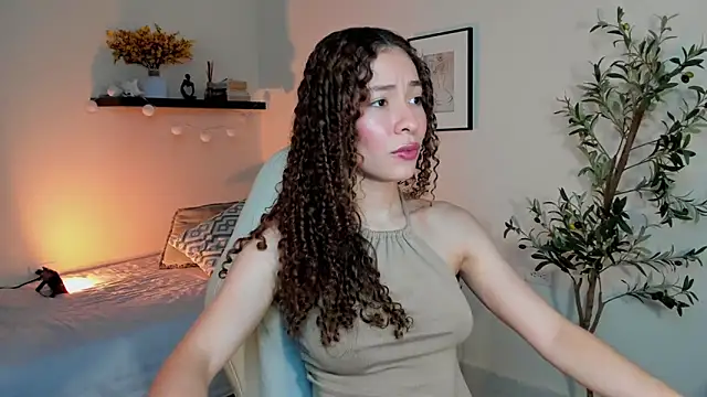 isabella-garcia- online show from 04/21/26, 02:51