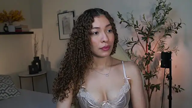 Snapshot of isabella-garcia- chatting on 07/01/26, 01:51 isabella-garcia- online show from 07/01/26, 01:51