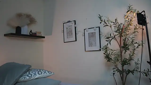 Snapshot of isabella-garcia- chatting on 07/08/26, 02:05 isabella-garcia- online show from 07/08/26, 02:05