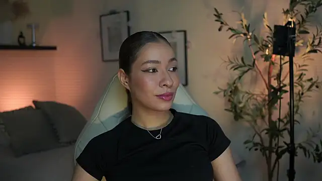Snapshot of isabella-garcia- chatting on 07/15/26, 01:33 isabella-garcia- online show from 07/15/26, 01:33