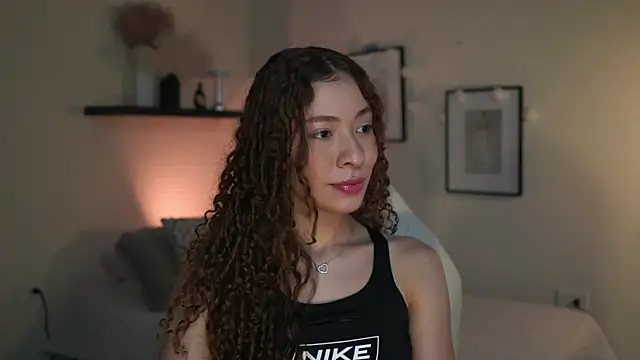 Snapshot of isabella-garcia- chatting on 07/31/26, 01:16 isabella-garcia- online show from 07/31/26, 01:16