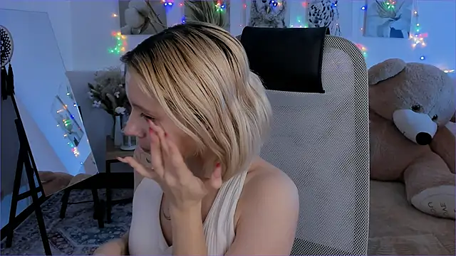 AuroraWrenfield online show from 02/06/26, 04:28