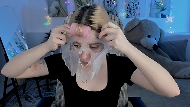 AuroraWrenfield online show from 04/14/26, 12:27