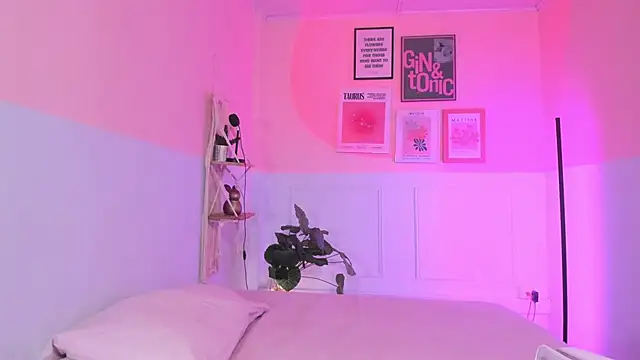 Camila Rivers online show from 10/13/25, 11:43