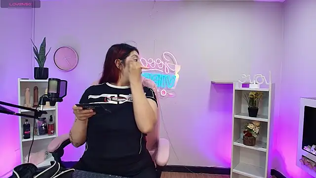 Aphriil   online show from 09/08/25, 07:13