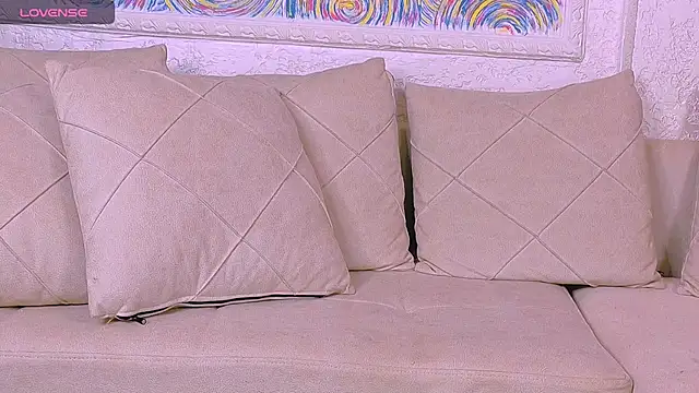 Snapshot of marrenaa chatting on 09/18/25, 04:14 marrenaa online show from 09/18/25, 04:14