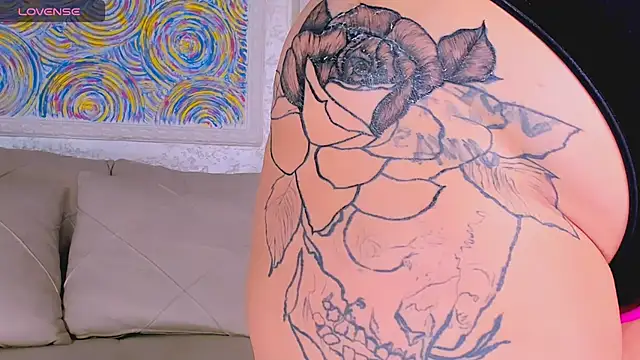 Snapshot of marrenaa chatting on 09/28/25, 04:18 marrenaa online show from 09/28/25, 04:18