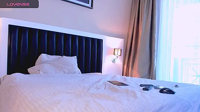 Snapshot of marrenaa chatting on 11/19/25, 07:19 marrenaa online show from 11/19/25, 07:19