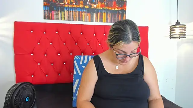 carolinacrus01 online show from 09/11/25, 03:56