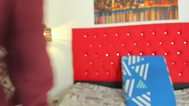 carolinacrus01 online show from 09/30/25, 04:12