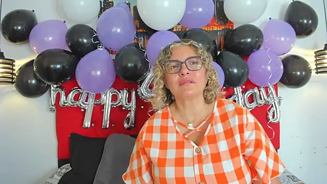 carolinacrus01 online show from 10/01/25, 03:07