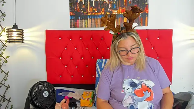 carolinacrus01 online show from 11/24/25, 04:07