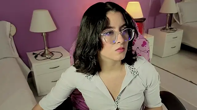 Snapshot of LiLLiAnderson chatting on 10/21/25, 11:44 LiLLiAnderson online show from 10/21/25, 11:44