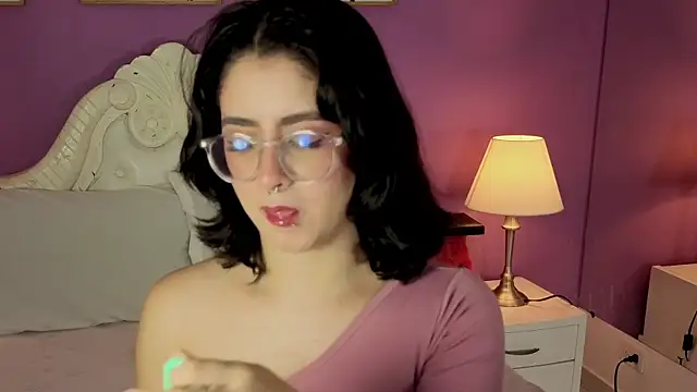 Snapshot of LiLLiAnderson chatting on 11/10/25, 11:42 LiLLiAnderson online show from 11/10/25, 11:42